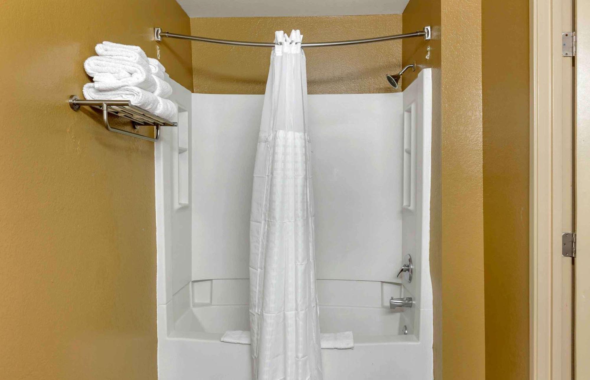 Extended Stay America Select Suites - Greensboro - Wendover Ave - Big Tree Way Dış mekan fotoğraf