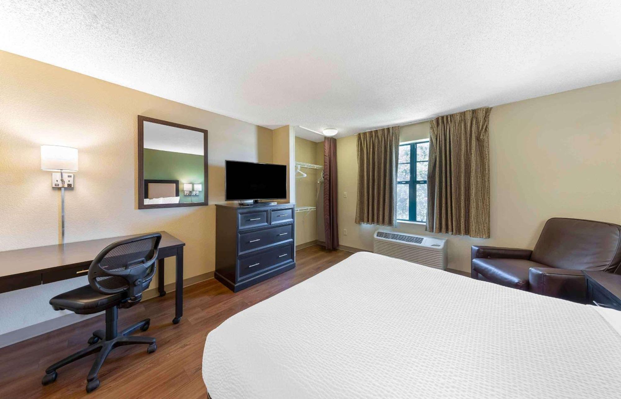 Extended Stay America Select Suites - Greensboro - Wendover Ave - Big Tree Way Dış mekan fotoğraf