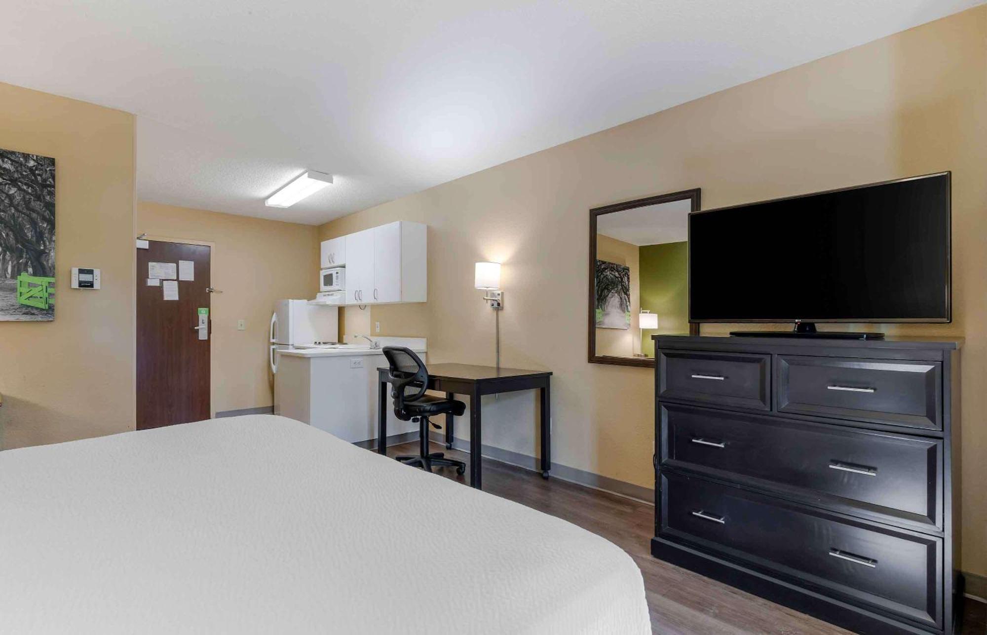 Extended Stay America Select Suites - Greensboro - Wendover Ave - Big Tree Way Dış mekan fotoğraf