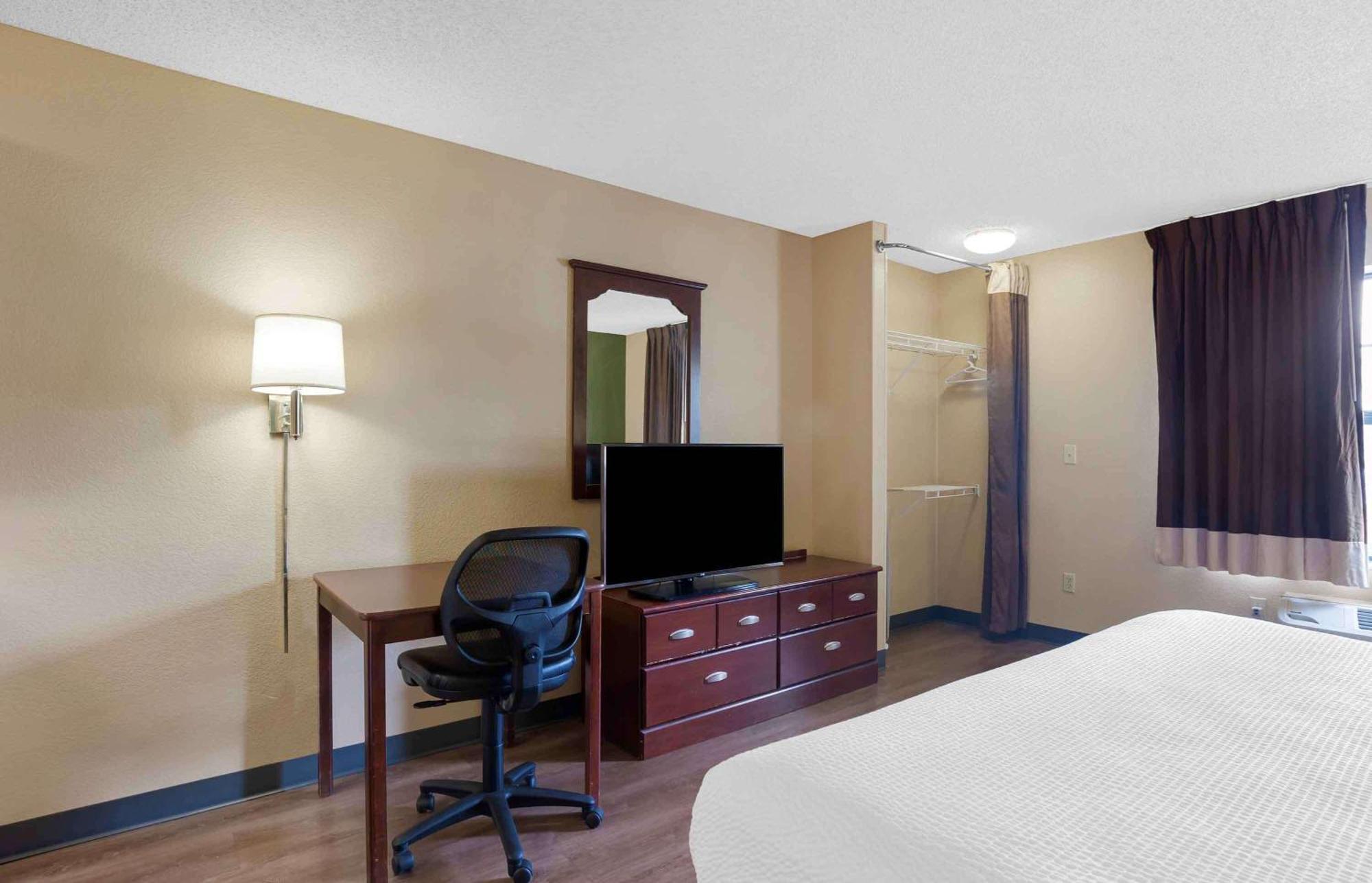 Extended Stay America Select Suites - Greensboro - Wendover Ave - Big Tree Way Dış mekan fotoğraf