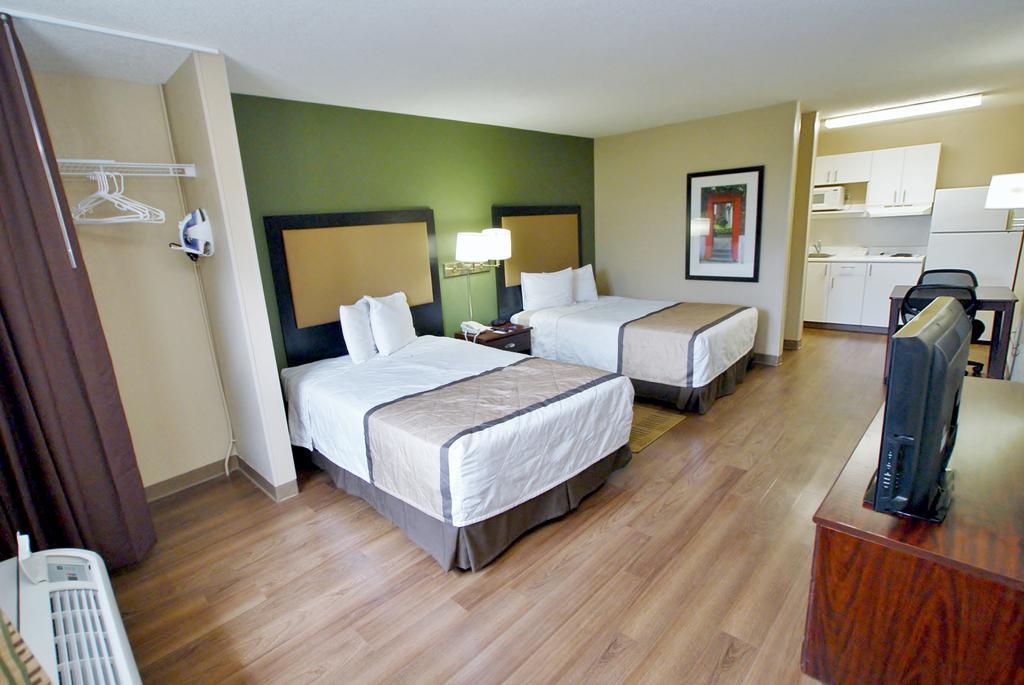 Extended Stay America Select Suites - Greensboro - Wendover Ave - Big Tree Way Dış mekan fotoğraf