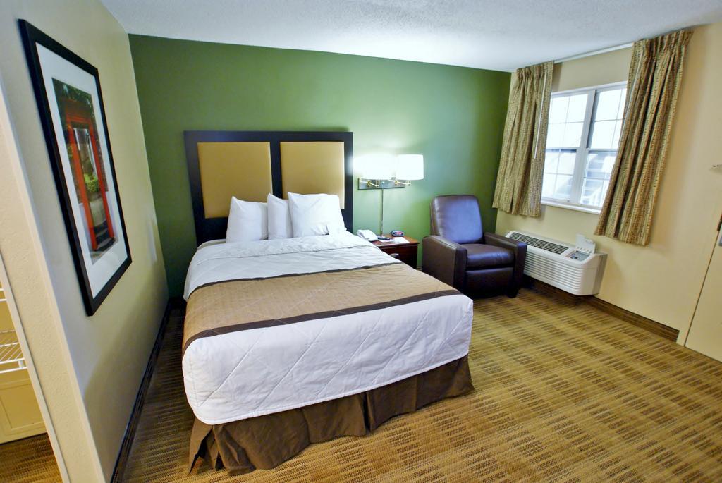 Extended Stay America Select Suites - Greensboro - Wendover Ave - Big Tree Way Dış mekan fotoğraf